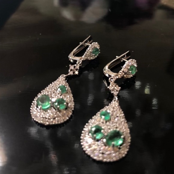 Classy Genuine Emerald Earrings - Picture 4 of 9